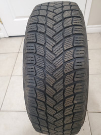 195/65/15 Michlin winter tire