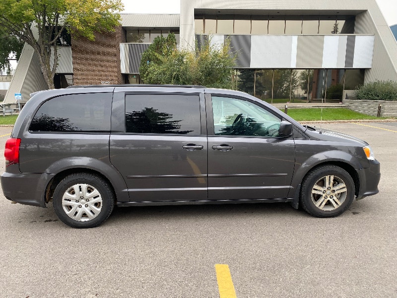2015 DODGE GRAND CARAVAN SXT TV/DVD FULL STEREO B/tooth loaded Cars