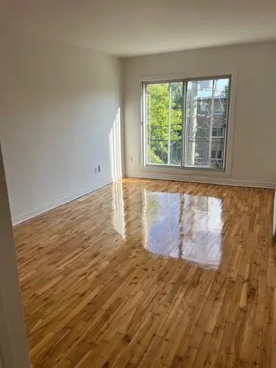 1500$ - Appartement 4 ½, situé a Ahuntsic dans un coin tranquille proche d’une rivière, d’un grand p...