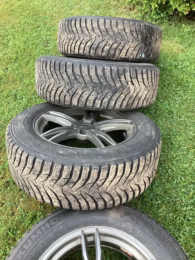 225/60 R17 Snow Tires on Alloy Wheels in Tires & Rims in Charlottetown - Image 3