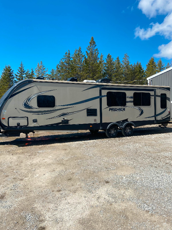 2018 Keystone Premier travel  trailer in Travel Trailers & Campers in Kawartha Lakes - Image 2