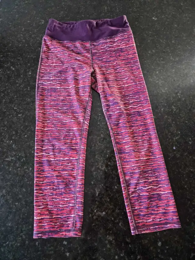 Lulu & Puma Workout Pants S-M Women / XL Girls in Women's - Bottoms in Gatineau - Image 5