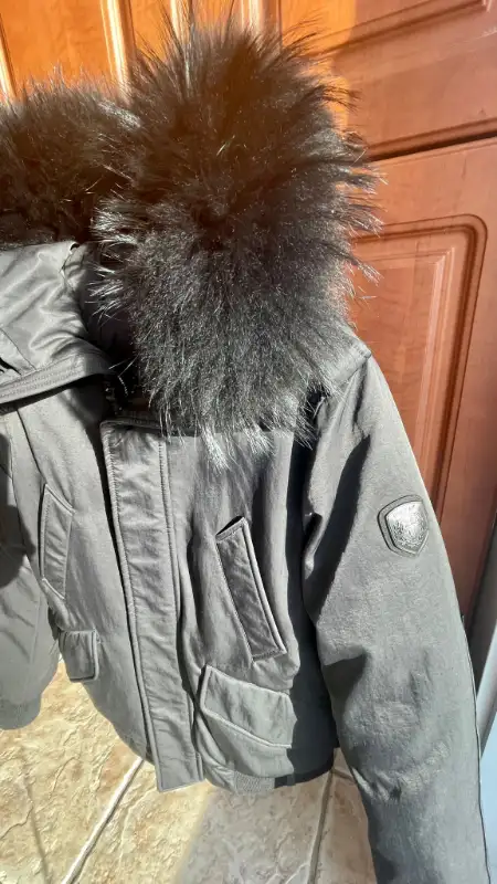 Jacket d'hiver avec capuchon pour homme ou pour adorandeur small in Kids & Youth in Laval / North Shore - Image 8