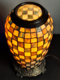 Large Urn Form Stained Glass Table Lamp