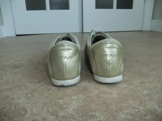 Stylish Authentic DKNY womens/teens sneakers for sale!63860081690627123