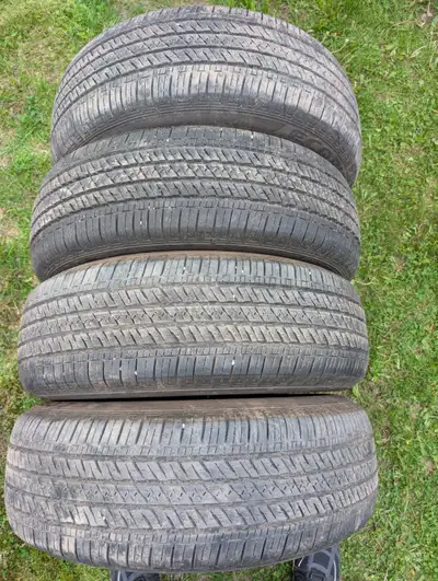 Bridgestone all season tires 225/65R17 in excellent condition, can drop off .