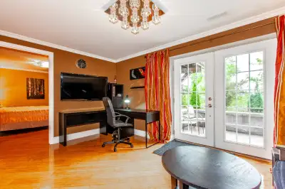 Luxury 1-Bedroom Furnished Apartment