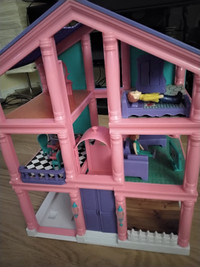 Dollhouse with furniture and dolls