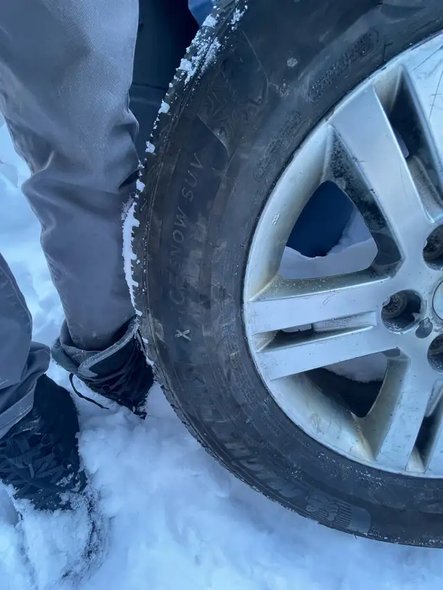 4x Michelin x ice winter tires 2023 235/65 R 17 in Tires & Rims in Mississauga / Peel Region - Image 5