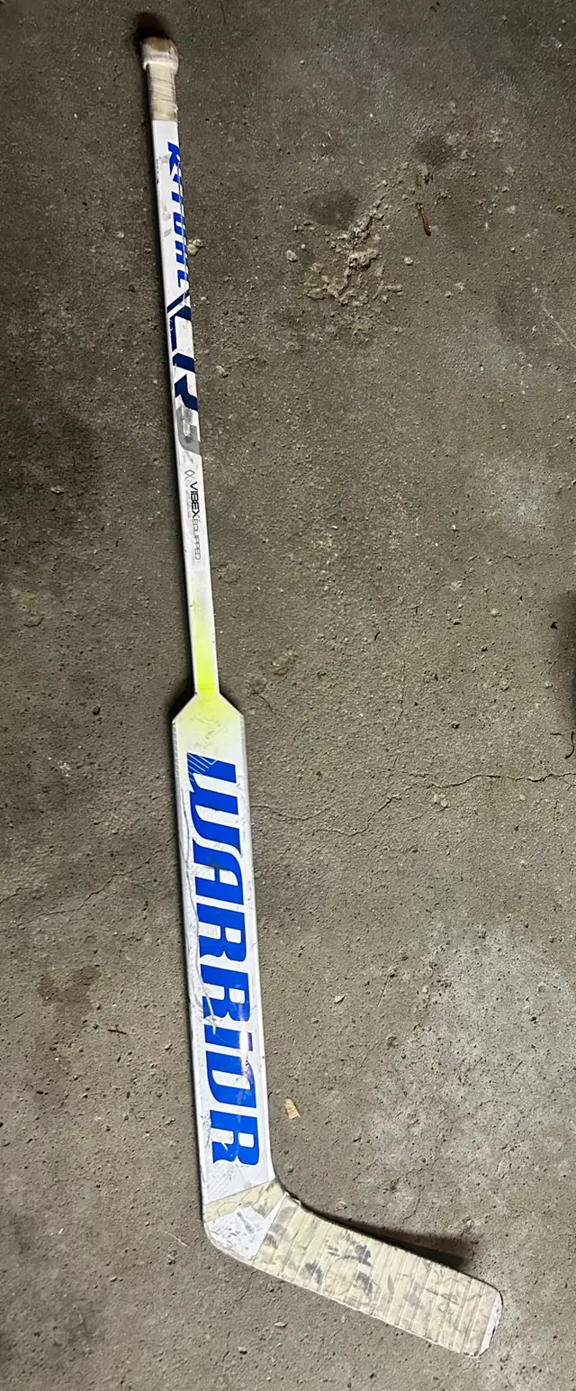Ritual CR3 Composite SR Goalie Stick in Hockey in City of Toronto - Image 2