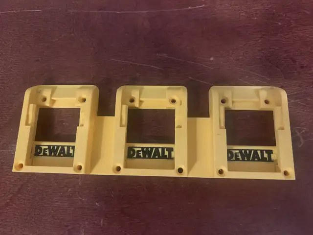 DeWalt Battery Holder Bracket - Single and Triple in Power Tools in Markham / York Region - Image 3