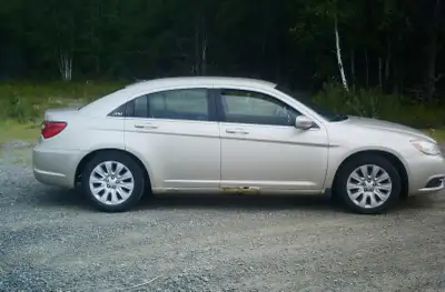 2014 Chrysler 200 – One Owner – 220,000 km – Very nice, clean and well-kept interior. Non-smoker, no...