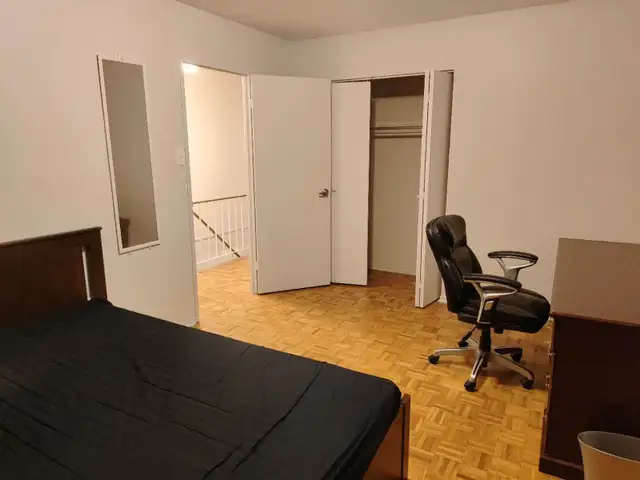 1 Student Room of Townhouse for Rent, 15-min walk to UWaterloo in Room Rentals & Roommates in Kitchener / Waterloo - Image 3