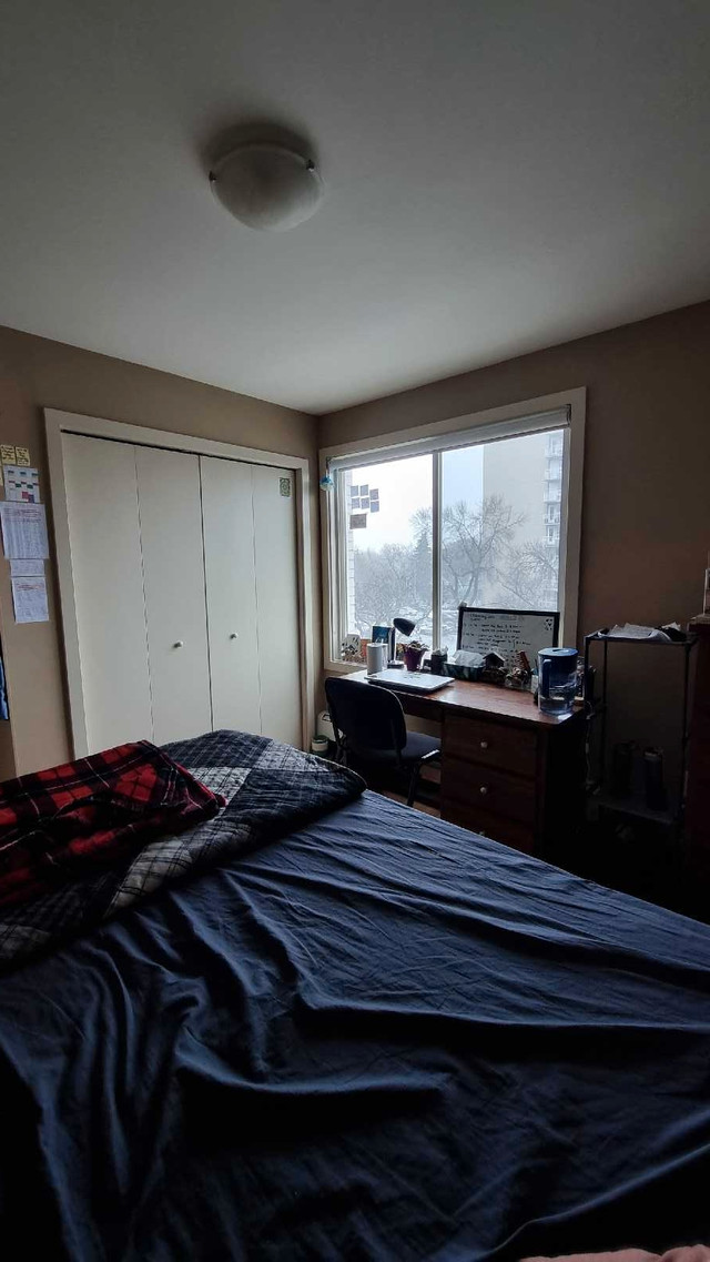 Furnished room in an apartment for sublet in Short Term Rentals in Edmonton - Image 2