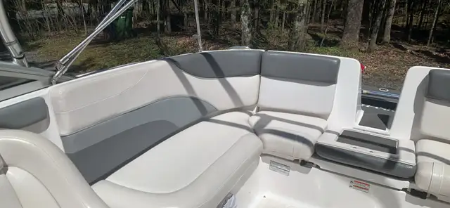 Bateau Yamaha AR230 23 pieds 2006 in Powerboats & Motorboats in Sherbrooke - Image 5