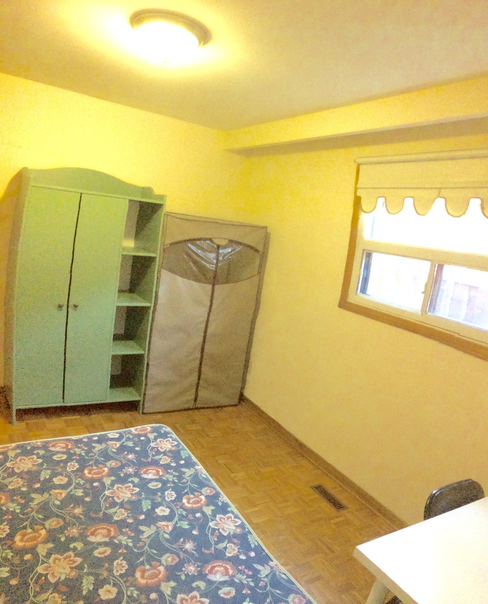 Quiet comfy single room for rent 3