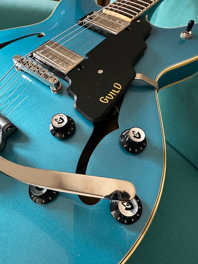 Guild Starfire 1 DC in Pelham Blue with Bigsby in Guitars in Ottawa - Image 3