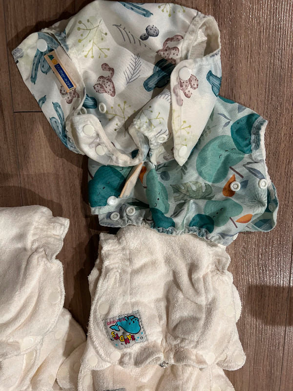 Mother-Ease Cloth Diaper Lot ~ 16 Diapers, 4 Washable Covers in Bathing & Changing in Kingston - Image 2