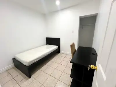1 fully furnished specious room is available to move in immediately. **** Location: Scarborough, Maj...