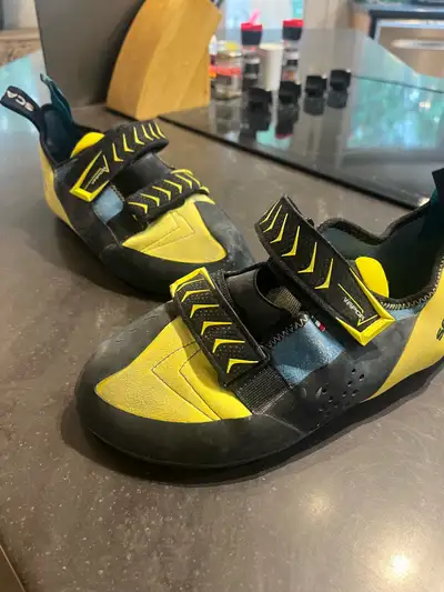 climbing shoes , View more