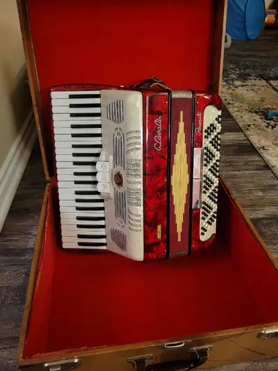 full "lady" sized piano accordion, View more