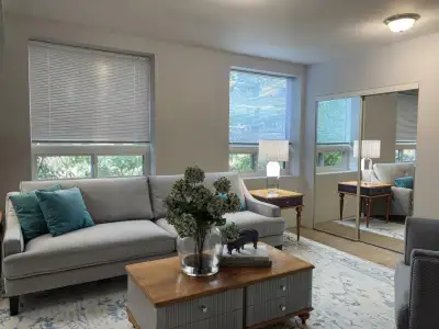 Limited-time incentive for early September move‑in — offered exclusively to the right tenant. 1250 s...