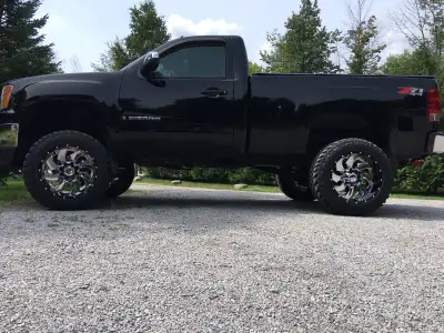 I’m a licensed mechanic that installed this 6 1/2” lift 5 years ago, it’s in unbelievable shape with...