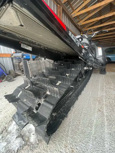 2015 SKI-DOO SUMMIT X 80OR 163 track 3000km Everything is stock on it beside it has an exhaust can o...