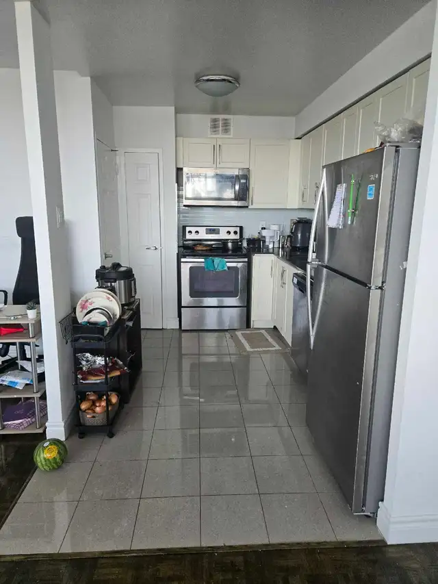 ️ Bright & Spacious 1-BHK | Steps to Fairview Mall & Don