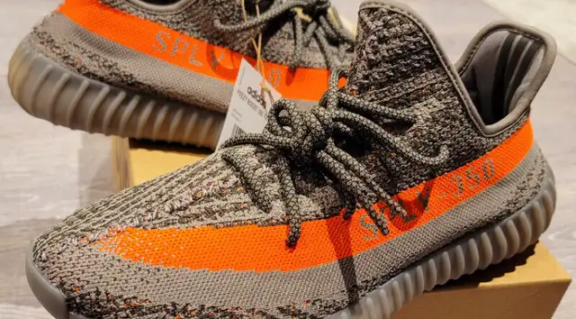 YEEZY BELUGA REFLECTIVE 350 V2 BOOST SIZE 12 in Men's Shoes in Markham / York Region - Image 2