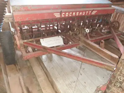 antique ; machine agricole, View more