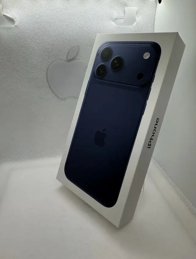 iPhone 17 pro max 2TB in Cell Phones in Delta/Surrey/Langley - Image 6