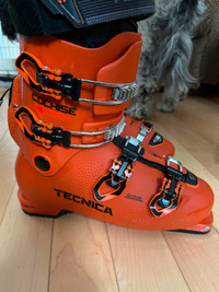 Touring ski boots
