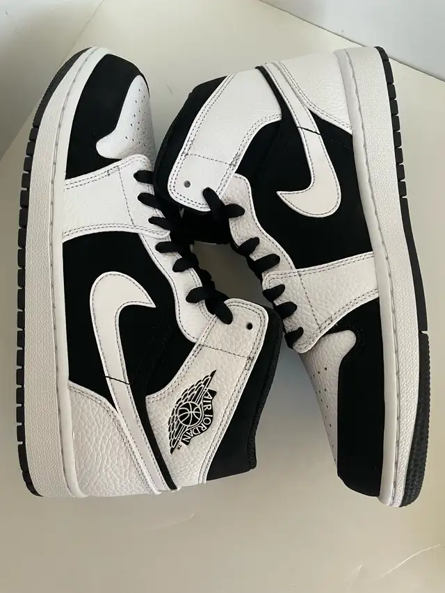 Jordan 1 Mid Panda White Black 2018 (Men) in Men's Shoes in City of Toronto - Image 7