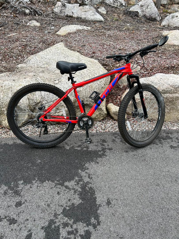 Vélo de montagne CCM Trailhead, suspension avant, 27,5 po dans De Montagne  à Laurentides