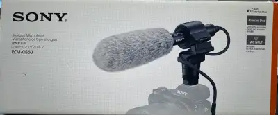 High-performance Sony ECM-CG60 shotgun microphone. Delivers crisp directional sound with supercardio...