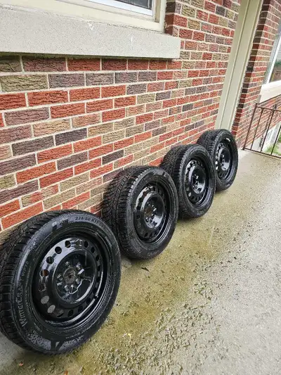 Selling a full set of Kumho winter tires (225/50R17 98V) mounted on steel rims. Used only one season...