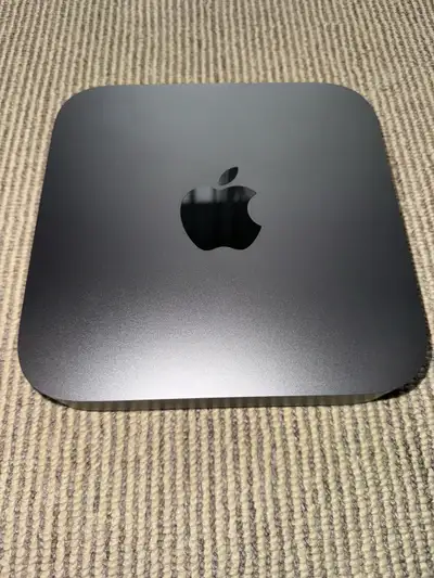 Mac mini 2018 Processeur : Intel Core i3 quad-cœur 3.6 GHz Mémoire : 32 Go DDR4 (RAM) Stockage : 256...