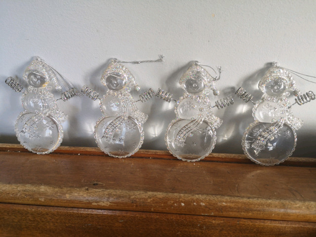 4 clear acrylic Christmas snowmen tree ornaments in Holiday, Event & Seasonal in Moncton - Image 3