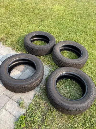 225/65R17 All Season Michelin Defender T+H Tires They are in a good shape and tire tread depth is go...