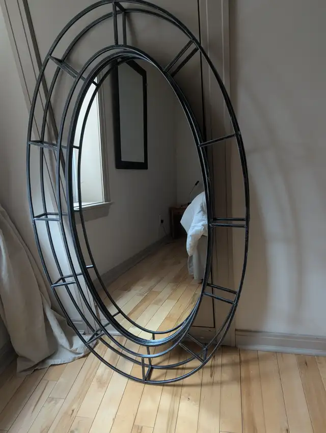 Mirror for sale in Home Décor & Accents in Ottawa - Image 3