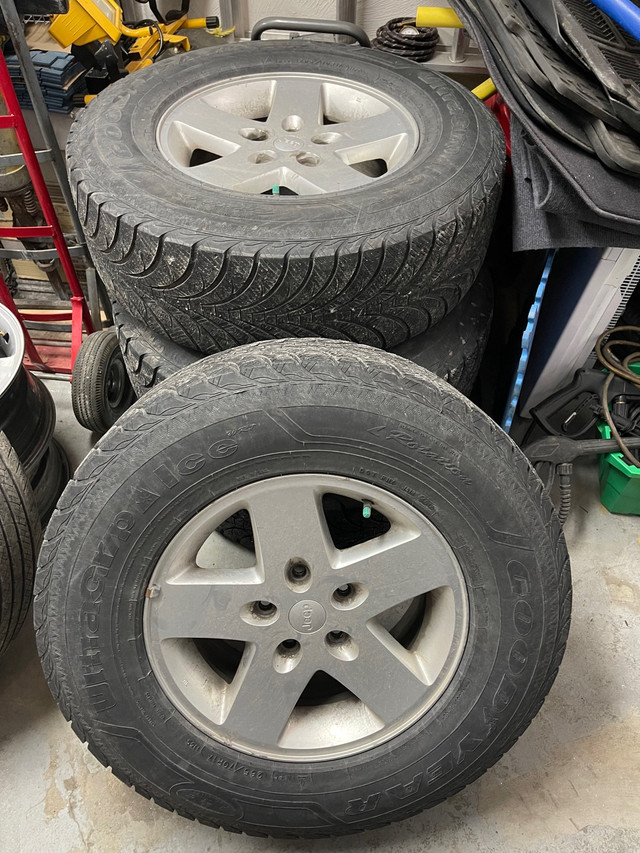 Jeep wrangler tires and mags dans Pneus et jantes  à Ville de Montréal