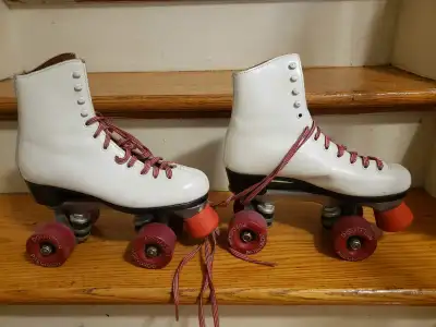 Dominion Full Grain Leather Rollerskates Size 5, View more