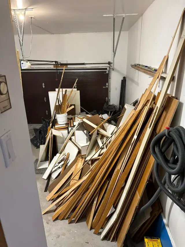Junk Removal / Demolition432921186193254400