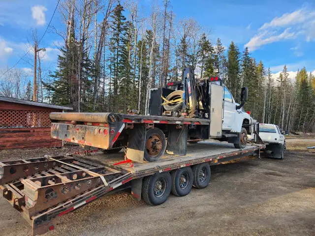 2007 GMC 5500  4x4  TOP KICK PICKER TRUCK