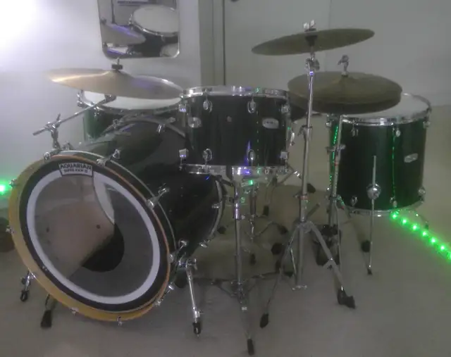 MAPEX PRO MAPLE 4PC DRUM KIT  Emerald Green 24x18,16,14,14x6.5 in Drums & Percussion in London - Image 3