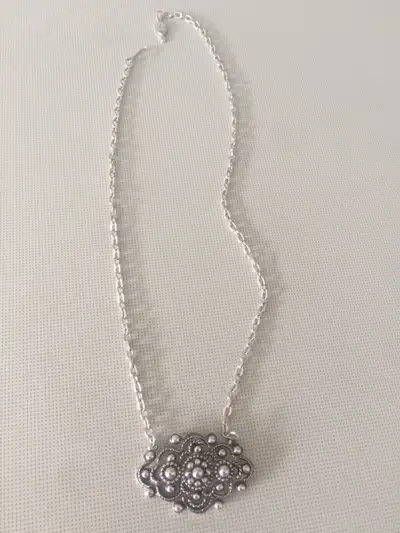 Vintage costume jewelry silver plated 18” by Sarah Coventry from 1980’s