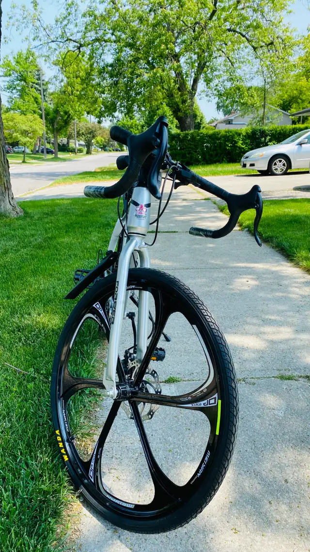 Cool and stylish 700C road bikes for sale, Affordable prices in Road in City of Toronto - Image 3