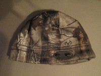 Realtree touque with battery operated light
