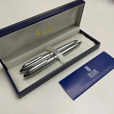 New designer pen set by Bill Blass Polished silver finish Ballpoint pen and pencil Perfect working c...